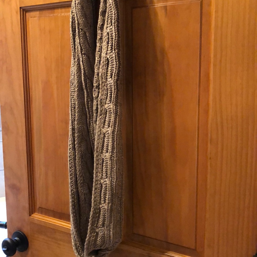 Scarf - Picture 2 of 3